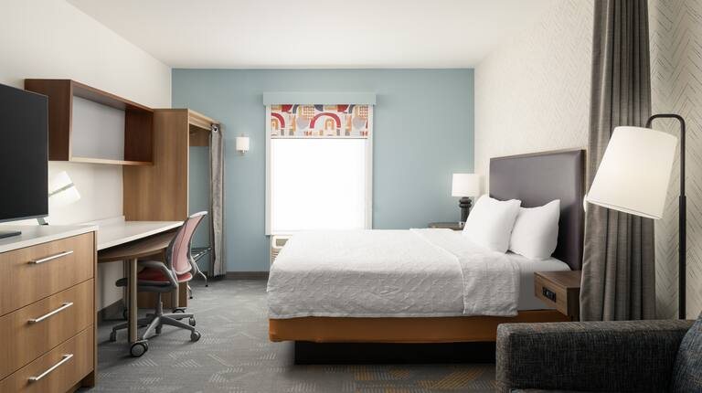 Home2 Suites By Hilton Jacksonville Airport — Guest room