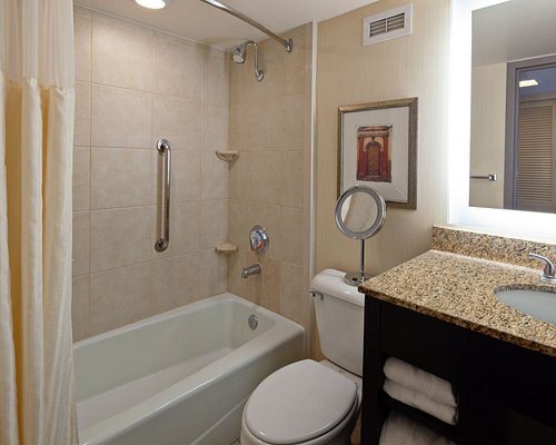 Home2 Suites by Hilton Kenner New Orleans Airport — Bathroom