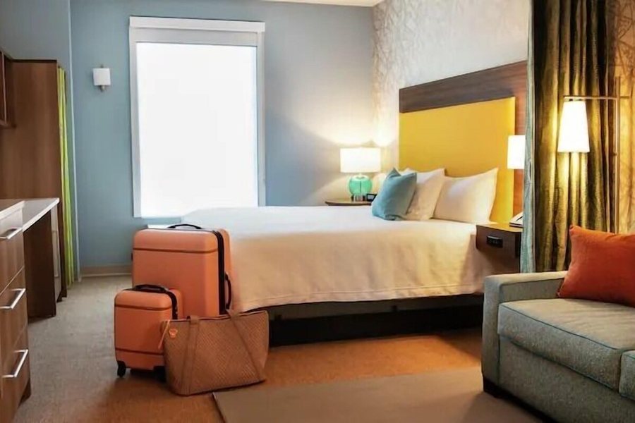 Home2 Suites by Hilton Largo — Guest room