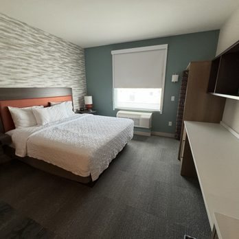 Home2 Suites By Hilton Las Vegas North Las Vegas Nevada — Guest room