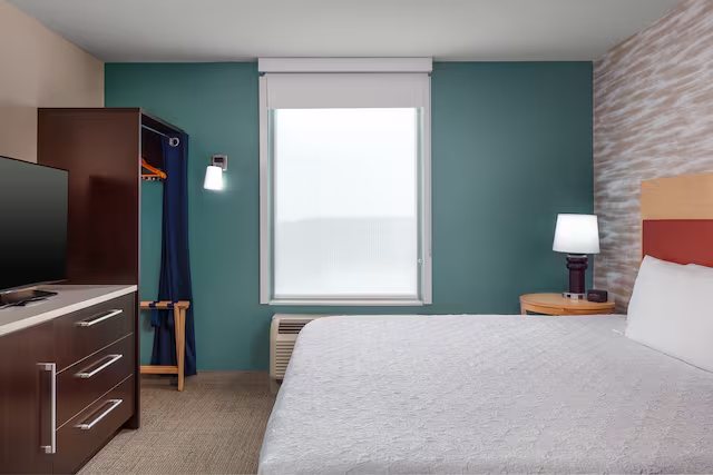 Home2 Suites by Hilton Little Rock West — Guest room