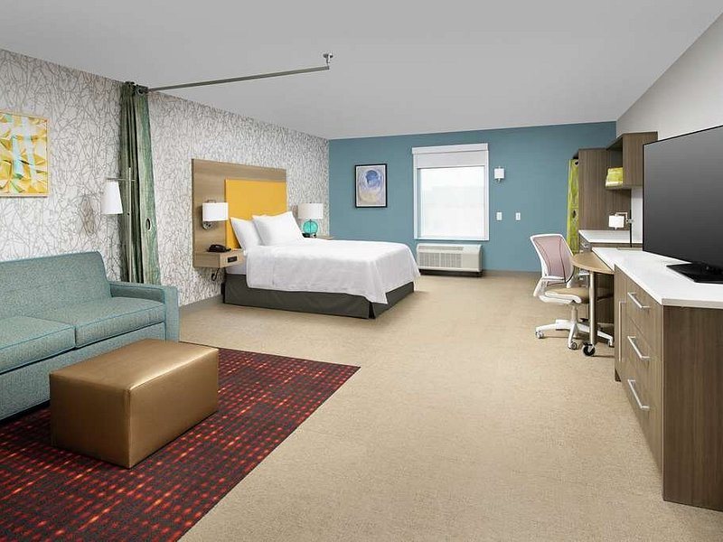 Home2 Suites by Hilton Longmont Longmont Colorado — Guest room