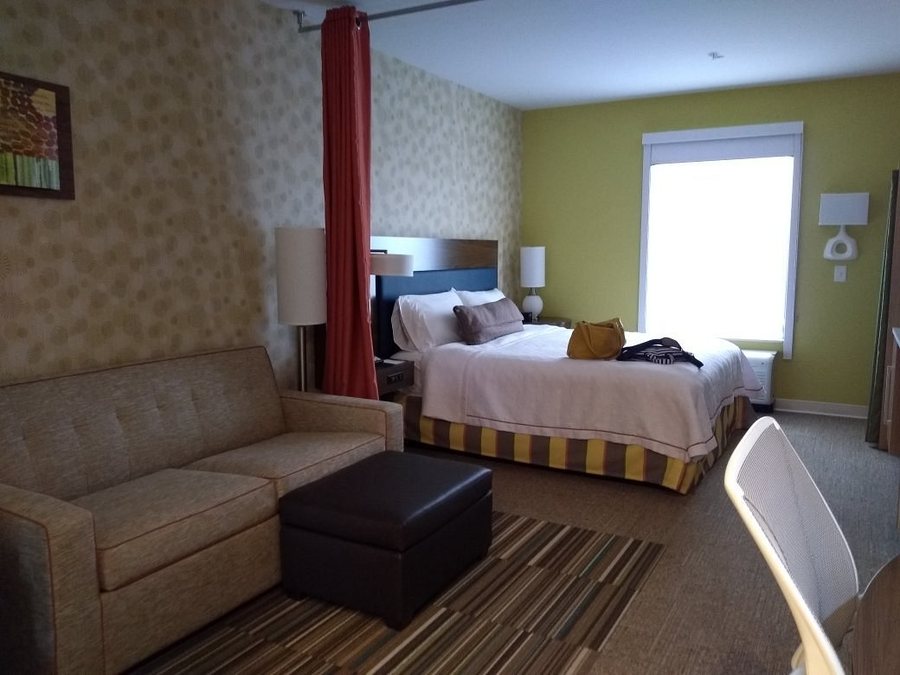 Home2 Suites by Hilton Louisville East Hurstbourne — Guest room
