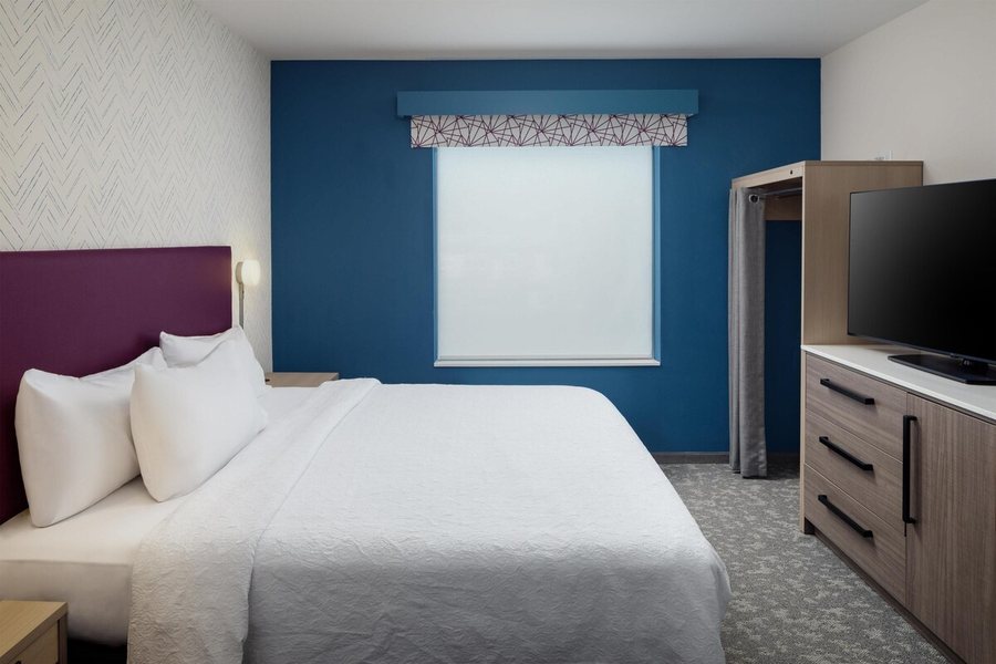 Home2 Suites By Hilton Memphis Downtown — Guest room