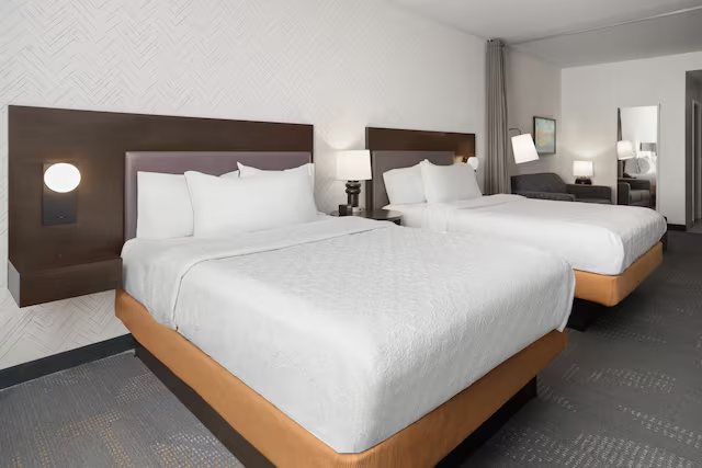 Home2 Suites by Hilton Meridian — Guest room