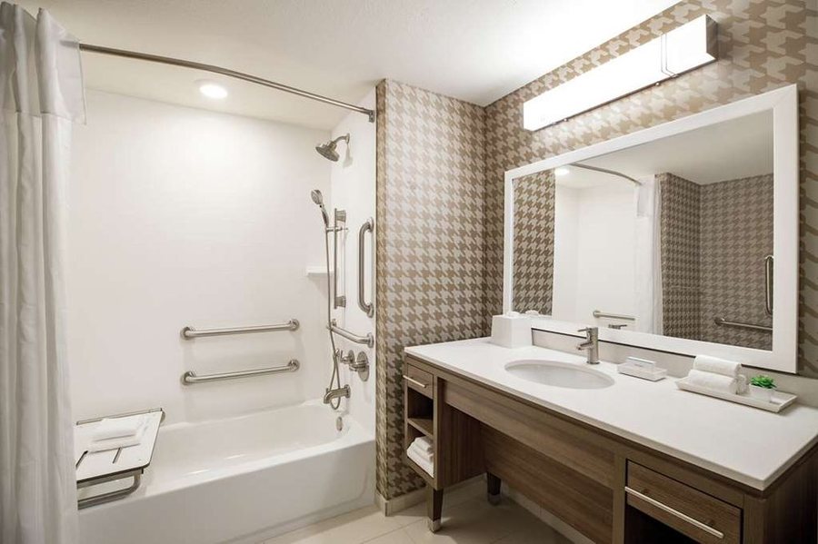 Home2 Suites by Hilton Mesa Longbow — Bathroom