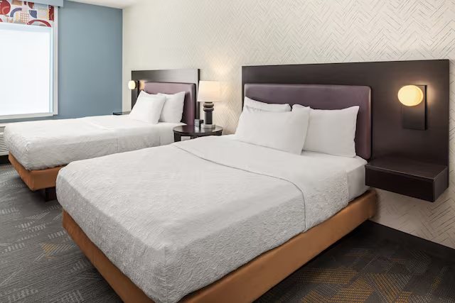 Home2 Suites by Hilton Minneapolis Downtown — Guest room