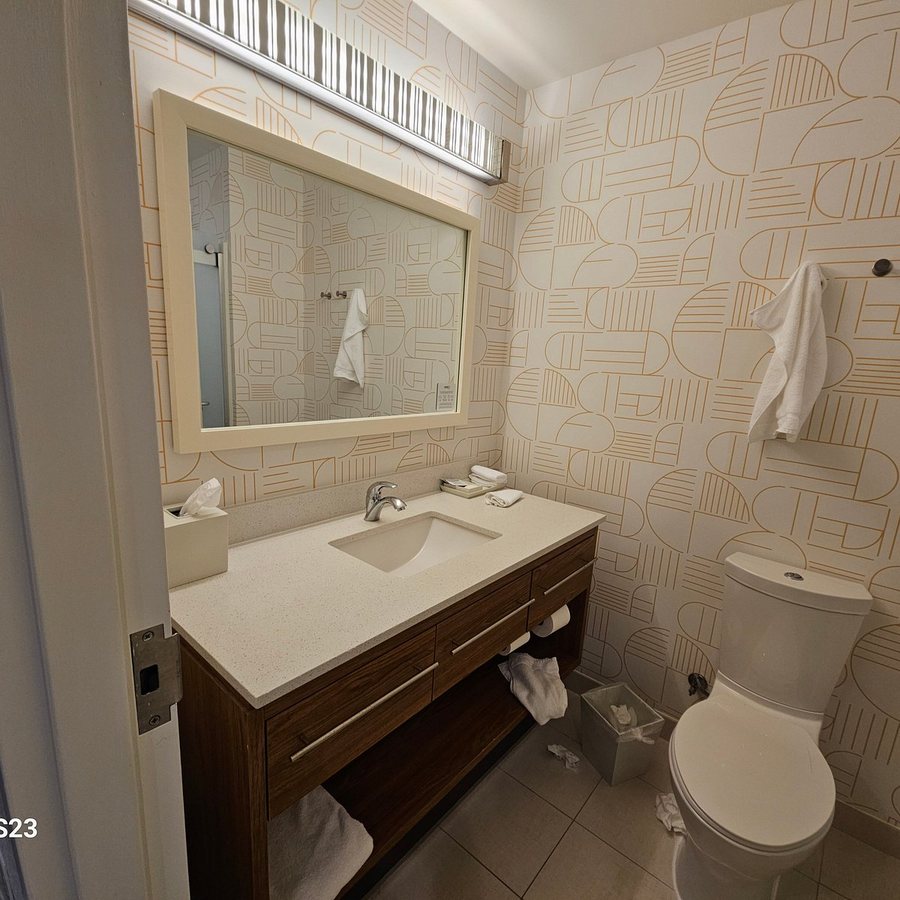 Home2 Suites by Hilton Mobile West I 10 Tillmans Corner — Bathroom