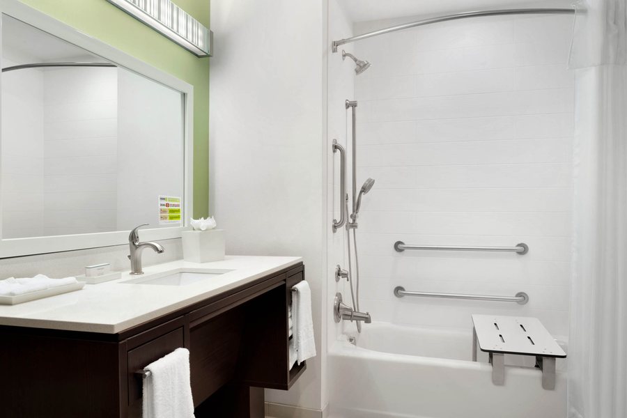 Home2 Suites by Hilton Odessa — Bathroom