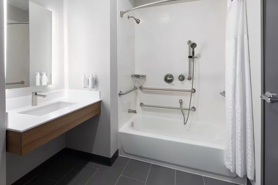 Home2 Suites By Hilton Olive Branch — Bathroom
