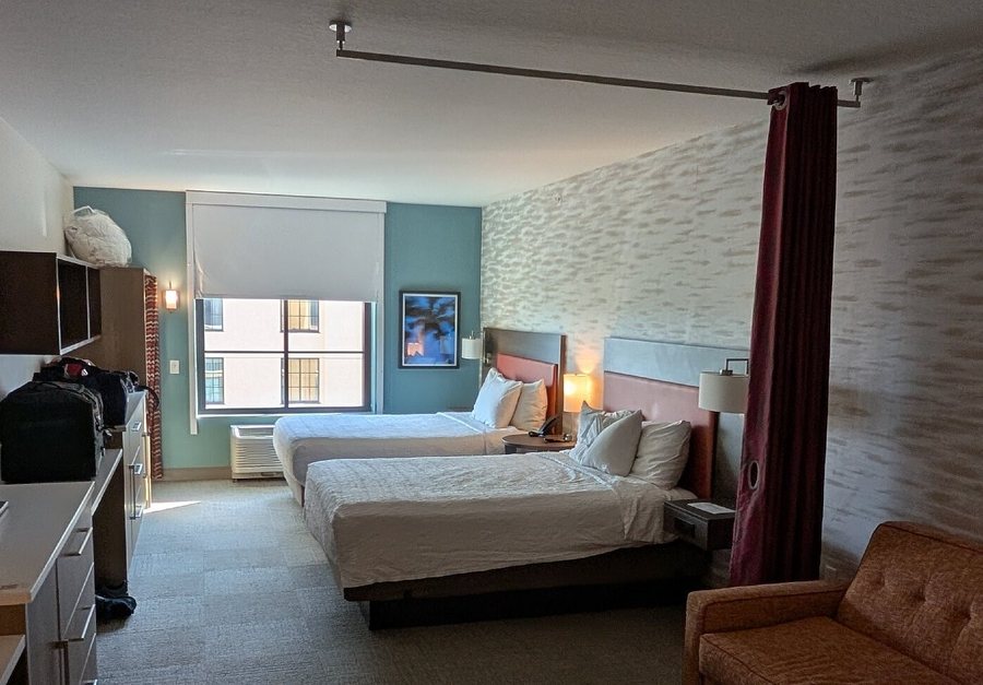 Home2 Suites By Hilton Orlando Flamingo Crossings — Guest room