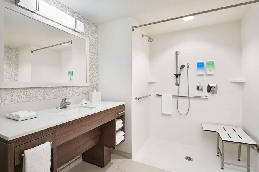 Home2 Suites by Hilton Palm Bay I 95 — Bathroom