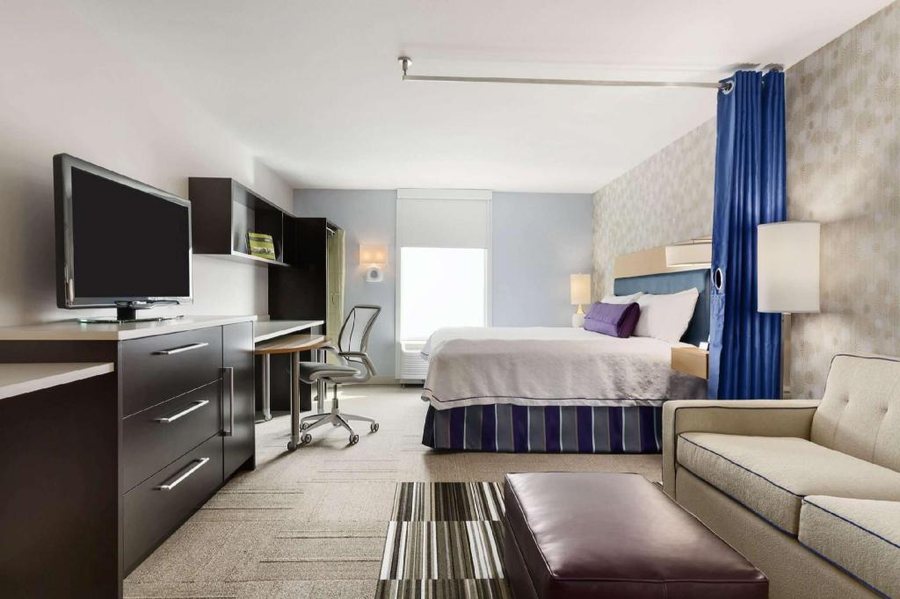 Home2 Suites by Hilton Philadelphia Convention Center PA — Guest room