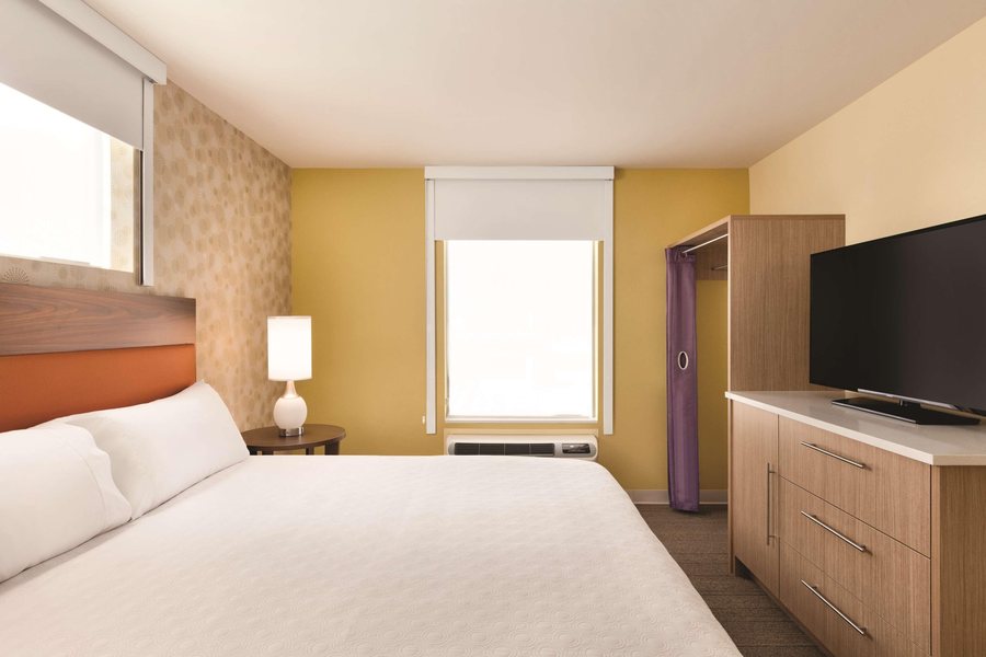 Home2 Suites by Hilton Phoenix Tempe University Research Park — Guest room