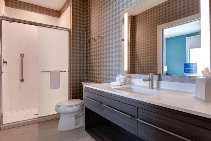 Home2 Suites By Hilton Plano Richardson — Bathroom