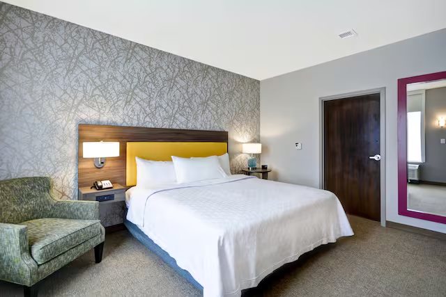 Home2 Suites By Hilton Plano Richardson — Guest room
