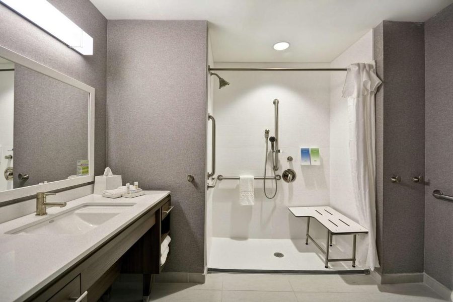 Home2 Suites By Hilton Queensbury Lake George — Bathroom