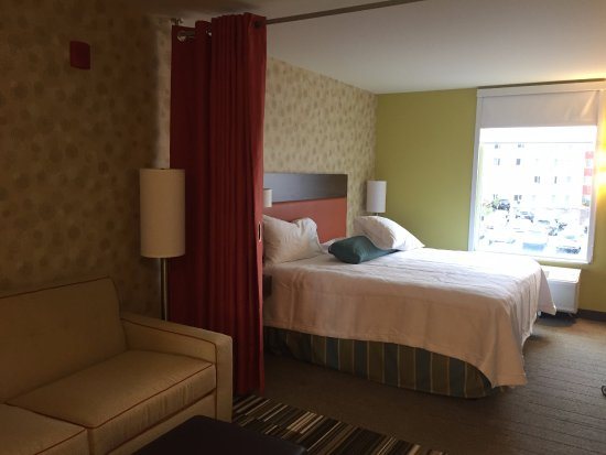 Home2 Suites By Hilton Rapid City — Guest room
