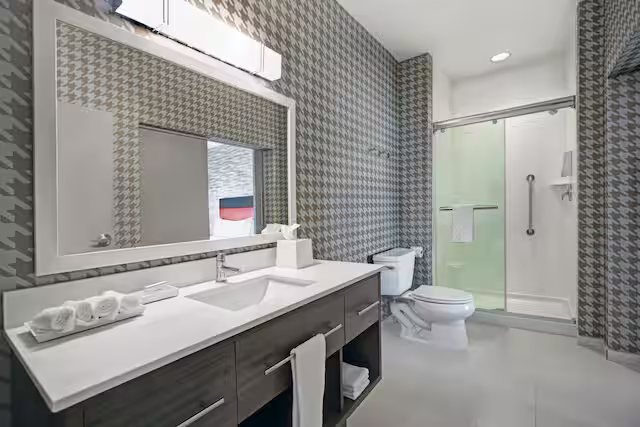 Home2 Suites by Hilton Richmond Hill Savannah I 95 — Bathroom