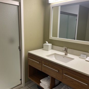 Home2 Suites By Hilton Rochester Henrietta Ny — Bathroom