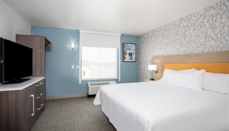 Home2 Suites by Hilton Roswell NM — Guest room