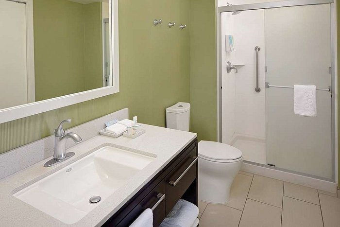 Home2 Suites by Hilton Salt Lake City East — Bathroom