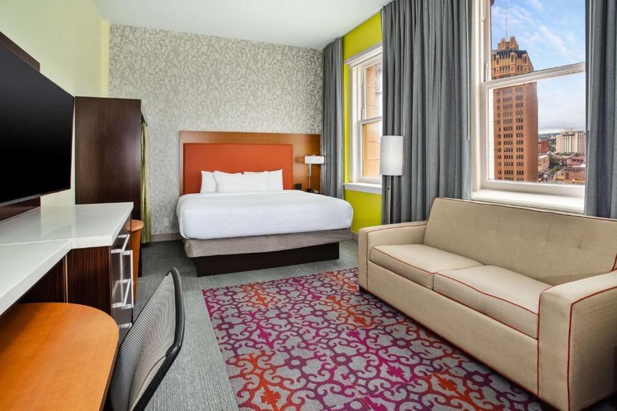 Home2 Suites by Hilton San Antonio Riverwalk — Guest room