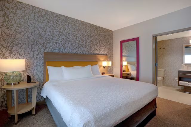 Home2 Suites by Hilton Sarasota Bradenton Airport — Guest room