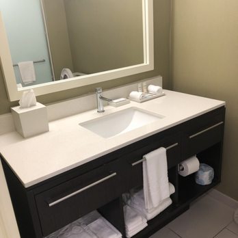 Home2 Suites By Hilton Savannah Airport — Bathroom