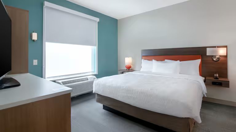 Home2 Suites by Hilton Savannah I95 North — Guest room