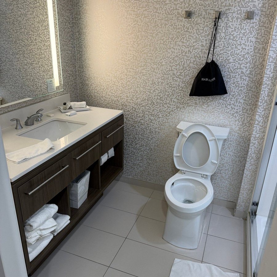 Home2 Suites by Hilton St Augustine I 95 — Bathroom