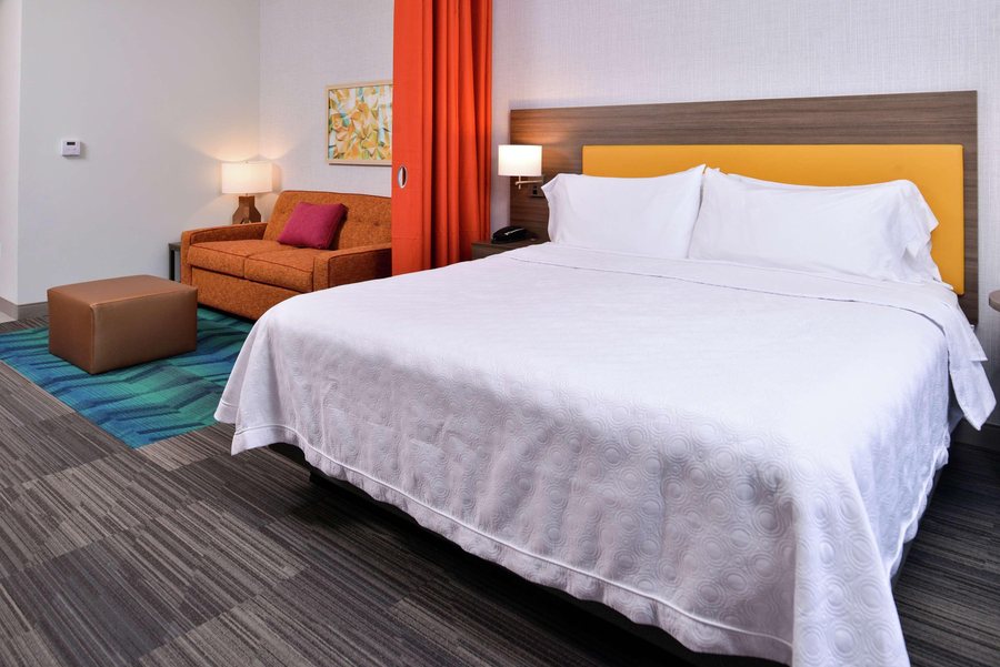 Home2 Suites by Hilton Tampa Downtown Channel District — Guest room