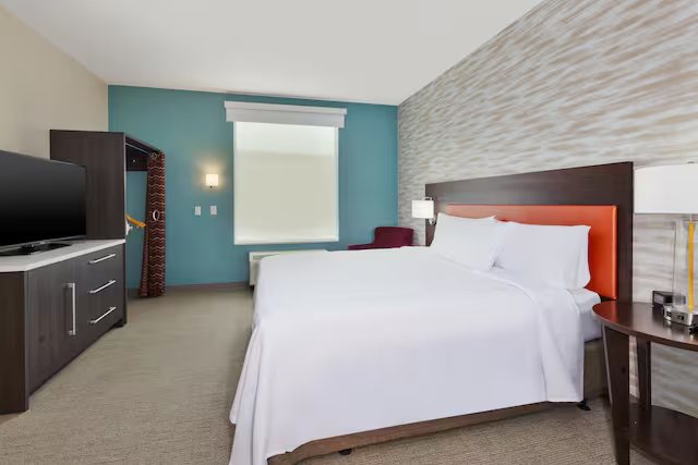Home2 Suites by Hilton Tucson Airport — Guest room