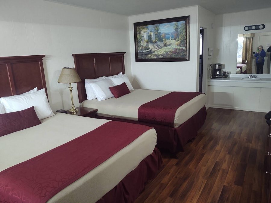 Homestead Motel — Guest room
