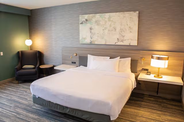 Hometown Inn Los Angeles California — Guest room