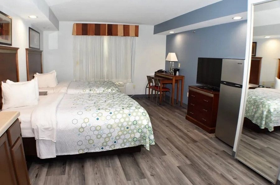 HomeTowne Studios Spokane Valley — Guest room