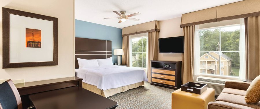 Homewood Suites By Hilton Atlanta Airport North — Guest room
