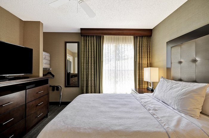 Homewood Suites by Hilton Atlanta Galleria Cumberland — Guest room
