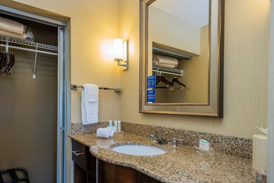 Homewood Suites by Hilton Birmingham SW Riverchase Galleria — Bathroom