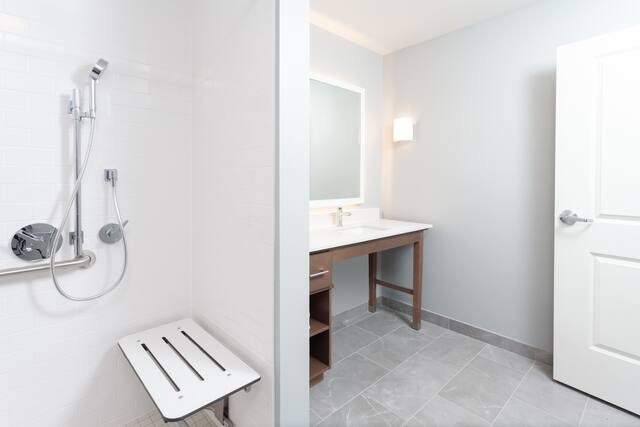 Homewood Suites by Hilton Broomfield Boulder — Bathroom