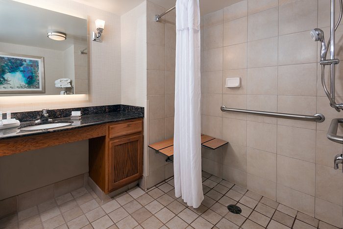 Homewood Suites by Hilton Buffalo Amherst — Bathroom
