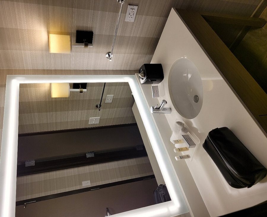 Homewood Suites By Hilton Chicago West Loop Fulton Market Area Chicago Illinois — Bathroom