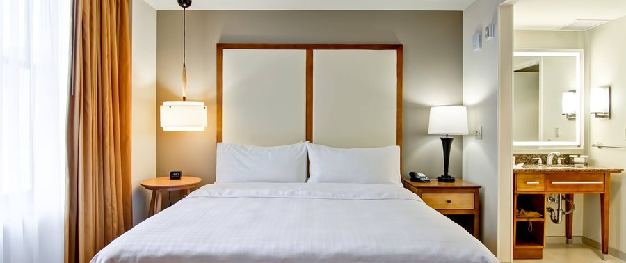 Homewood Suites by Hilton Cincinnati Downtown — Guest room