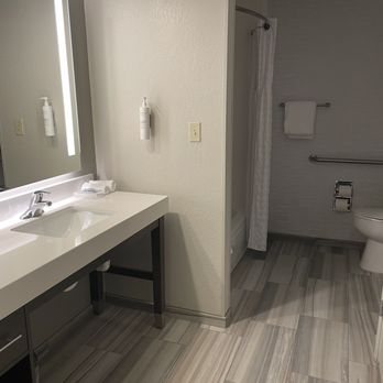 Homewood Suites By Hilton Dallas irving las Colinas — Bathroom