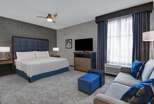Homewood Suites by Hilton Edison Woodbridge — Guest room