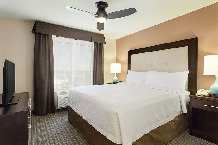Homewood Suites by Hilton Fargo — Guest room