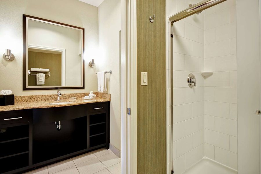 Homewood Suites by Hilton Fort Wayne — Bathroom