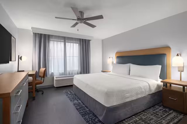 Homewood Suites by Hilton Fresno Airport Clovis CA — Guest room