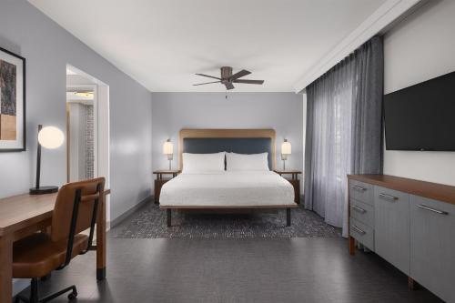 Homewood Suites by Hilton Fresno — Guest room