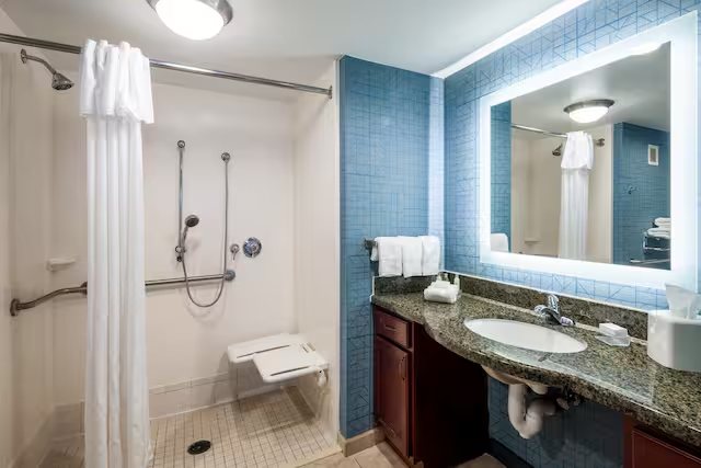 Homewood Suites by Hilton Gainesville — Bathroom